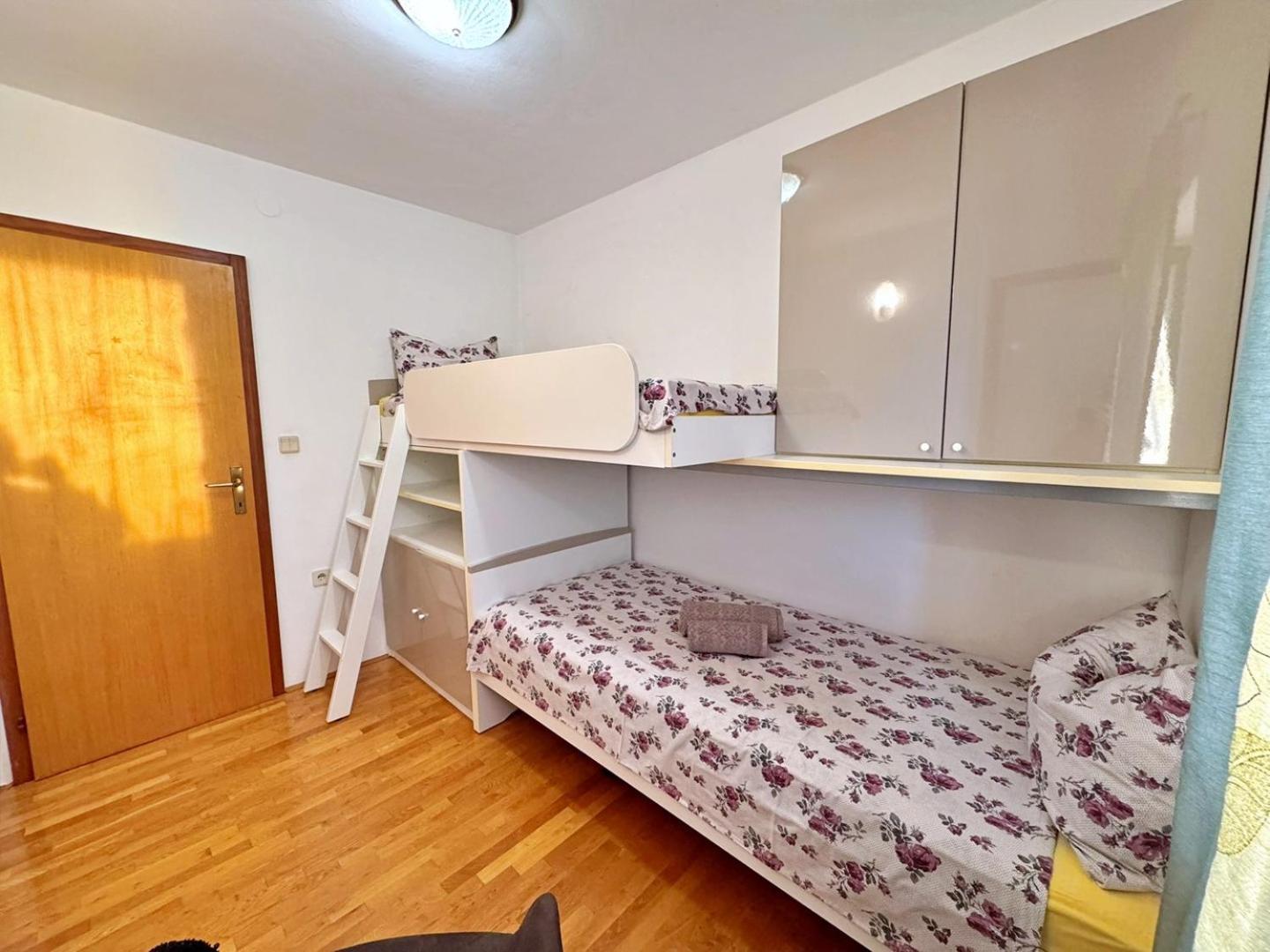 Apartments Katarina Malinska Exteriér fotografie