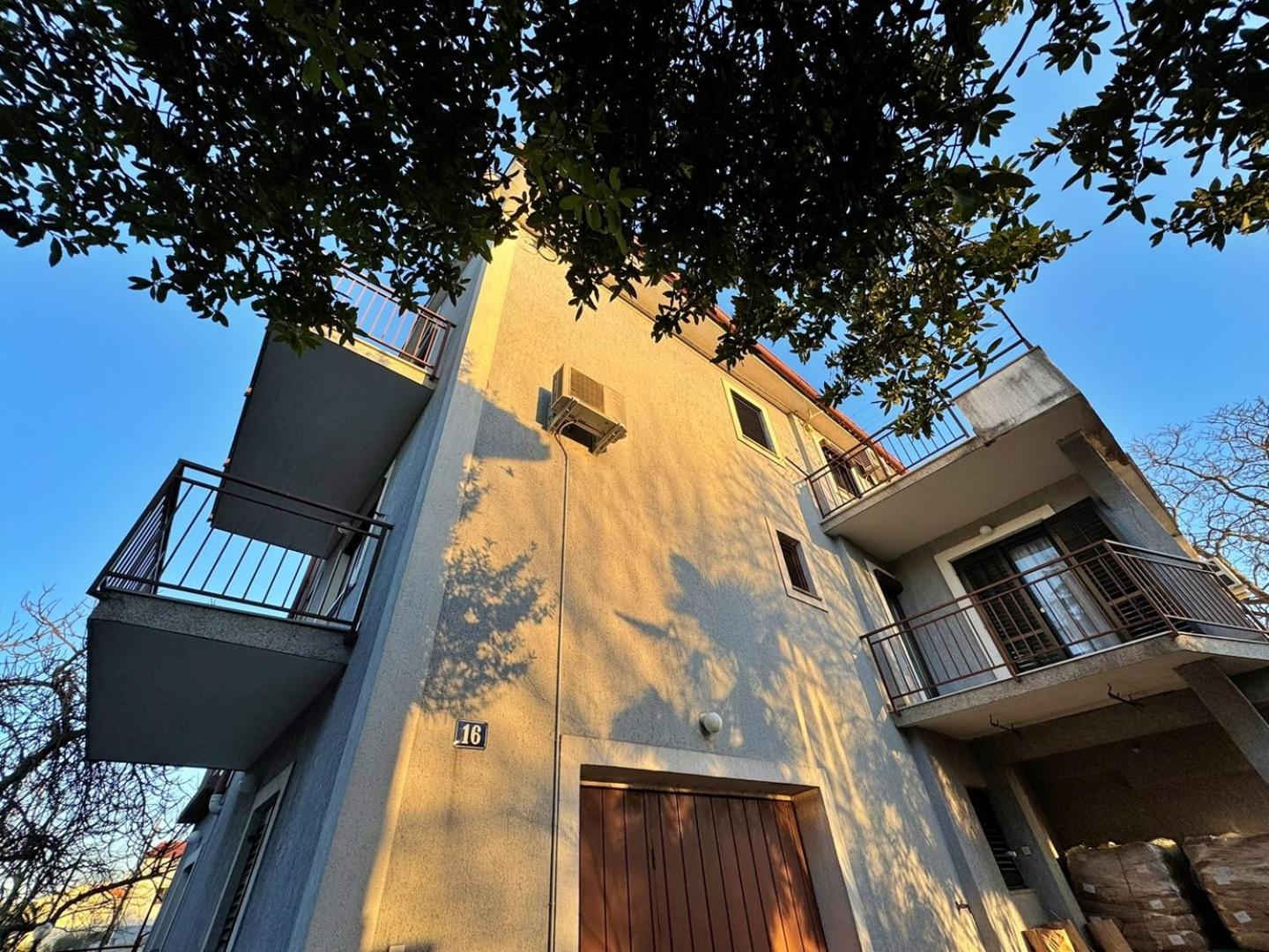 Apartments Katarina Malinska Exteriér fotografie